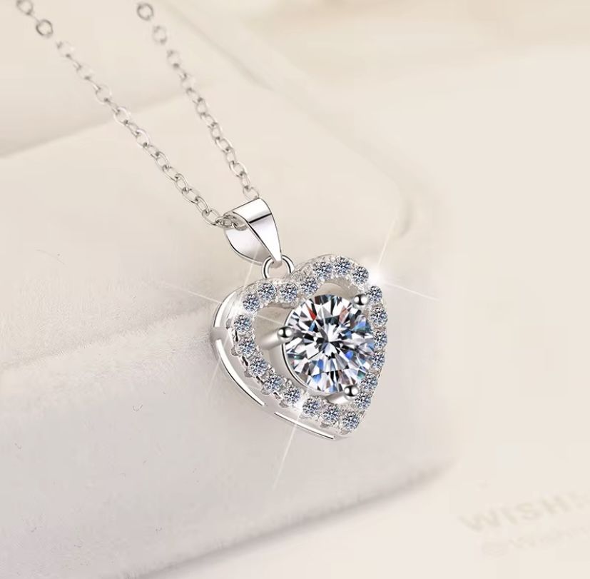 1CT VVS Husky S925 Sterling Silver Heart Moissanite Pendant Necklace