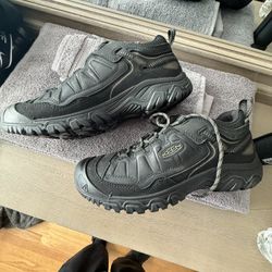 Men’s Keen Hiking Shoes 