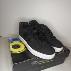 Adult Size 7 Heelys Racer 20