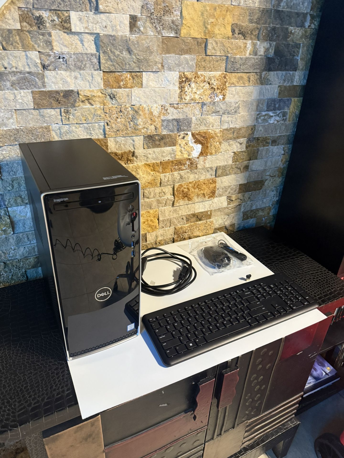 Dell Inspiron PC Bundle Like NEW