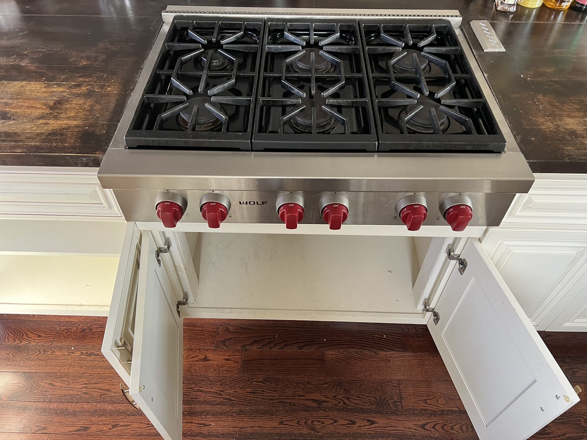 Wolf Range Top SET366 With Downdraft