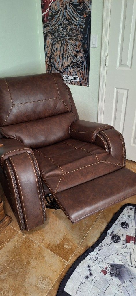 Swivel Recliner