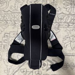 Baby Björn Carrier