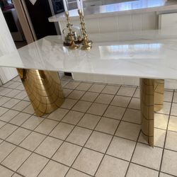 Dining Table Quartz 