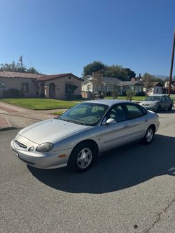 1999 Ford Taurus