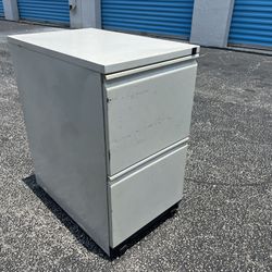 Beige Metal Two Drawer Rolling Home Office File Storage Filing Cabinet! Unlocked, no key. Good condition, Light rust. Includes hanging files 15x23.5x2