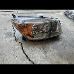 Toyota Rav 4 Right Headlight 