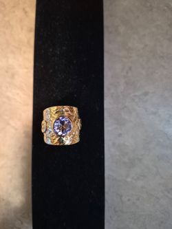 Vintage purple amethyst gold tone ring