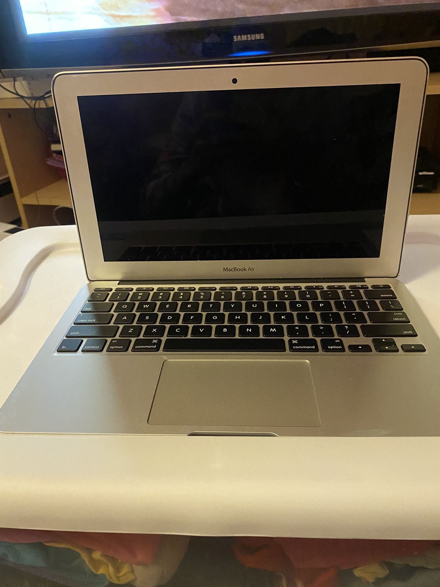 Apple Mac Book
