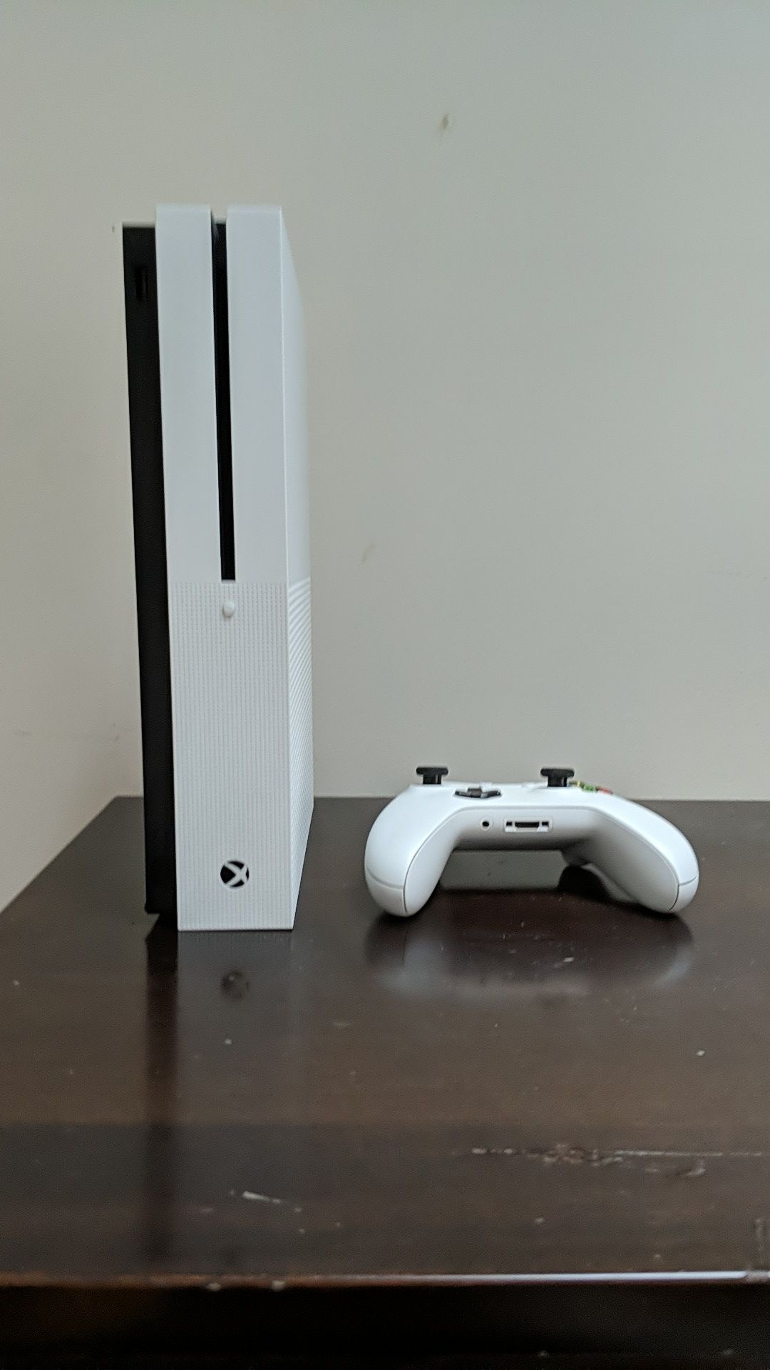 Xbox One S with Controller 500GB