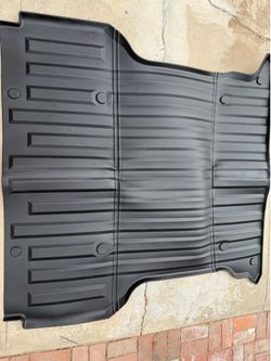 Truck bed rubber liner