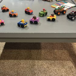 Pottery Barn Kids 32x48x16 Table With Accessories 