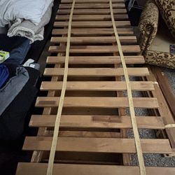 Bed frame / Inserts (2) 