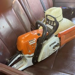 Chain Saw - Motosierra 