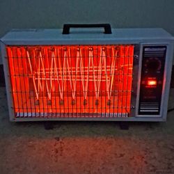 Heater 🔥 Lakewood model five thirty space heater 1200w To  1500,w  Variables like new , very warm , Dependable, 