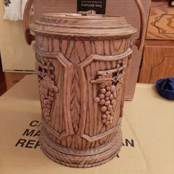 Vintage Ice Bucket. Plastic Form.