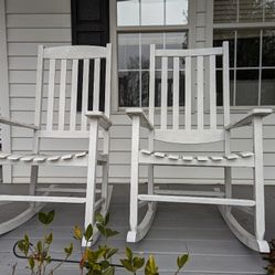 2 Rocking Chairs