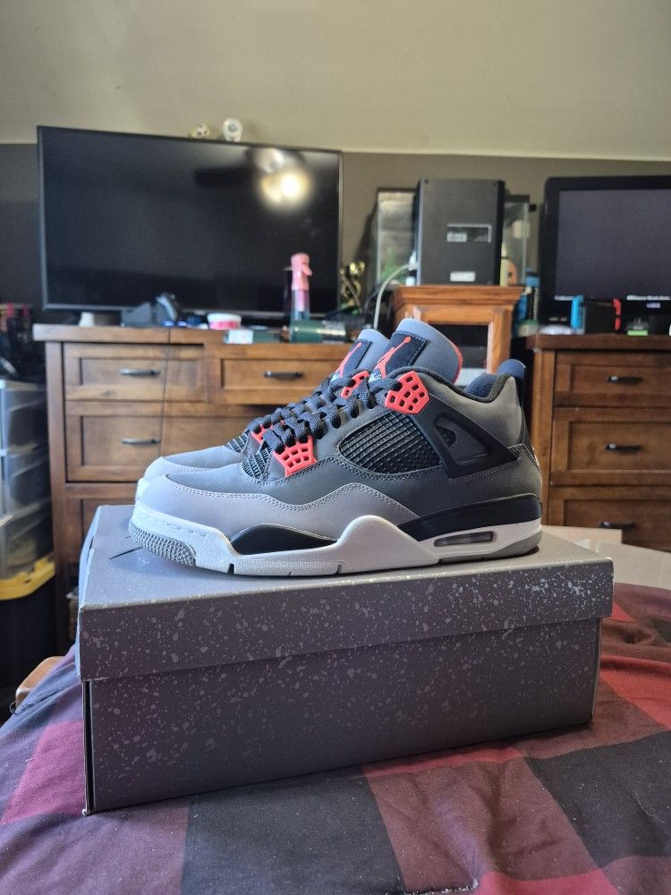 Air Jordan 4 Infared Size 10.5