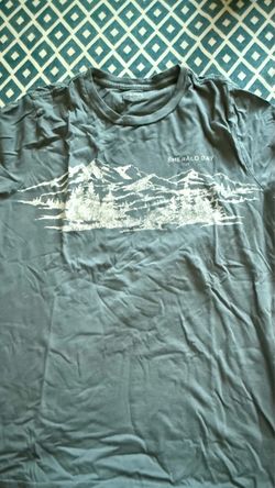 Grey old navy shirt