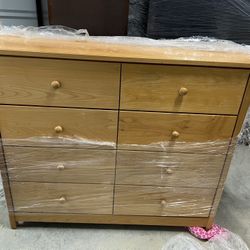 Solid Wood 8-Drawer Double Dresser / Light Maple Finish (Cedar Lined)