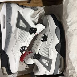 Retro AJ4
