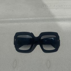 Gucci Oversized Square Sunglasses in Black
