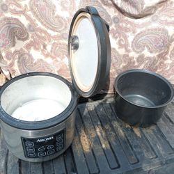 Aroma Rice Cooker Works Great $19