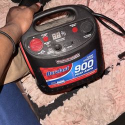 Duralast 900 Leak AMP jump starter 