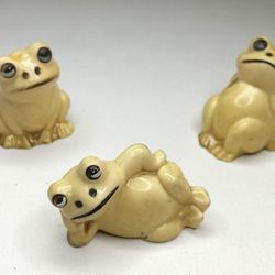 Vintage Small Frog Figurines Light Plastic Bakelite