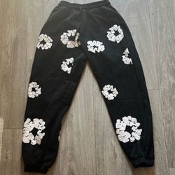 Black Denim Tear Pants Size Medium
