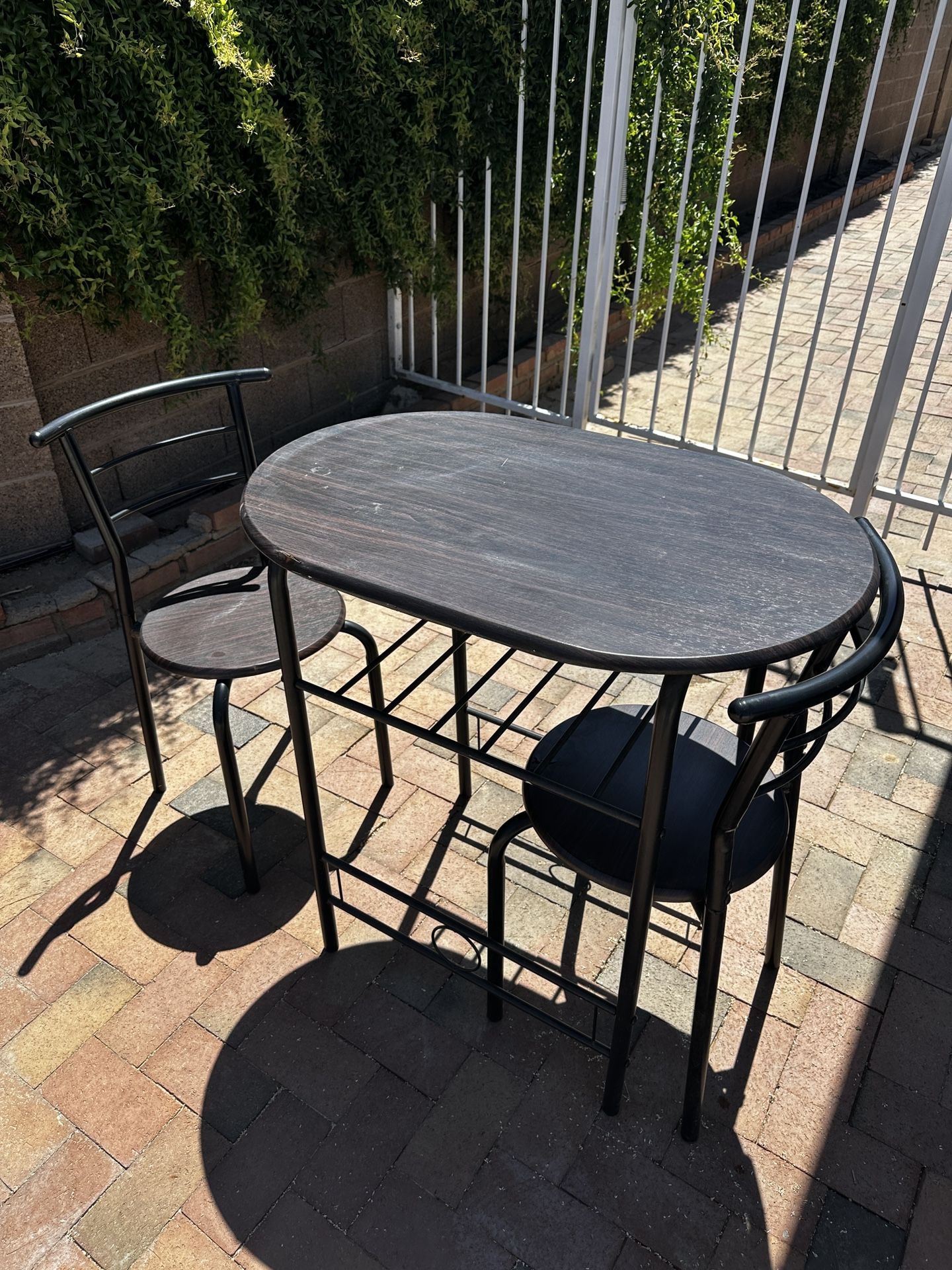 Small Nook Table With Two Chairs