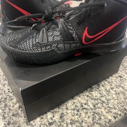 Brand New Kyrie 7 Basketball Shoes Boys 
