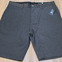 VOLCOM Stretch Short Size 34 For Men