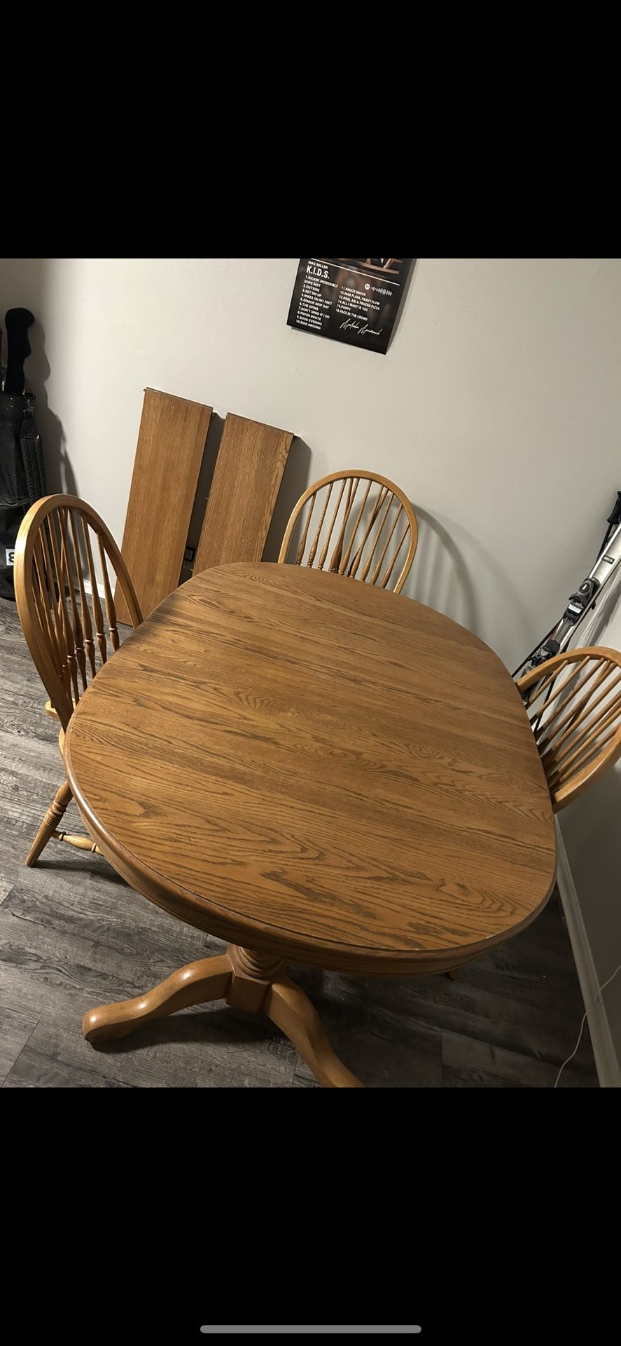 Kitchen Table With 6 Chairs And 2 Leafs