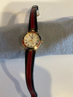 Vintage gold Gucci watch
