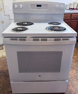 White GE Electric Stove & Microwave