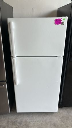 GE  Top And Bottom Fridge