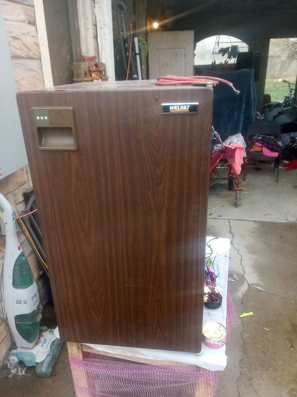 Welbilt Mini Fridge And Freezer