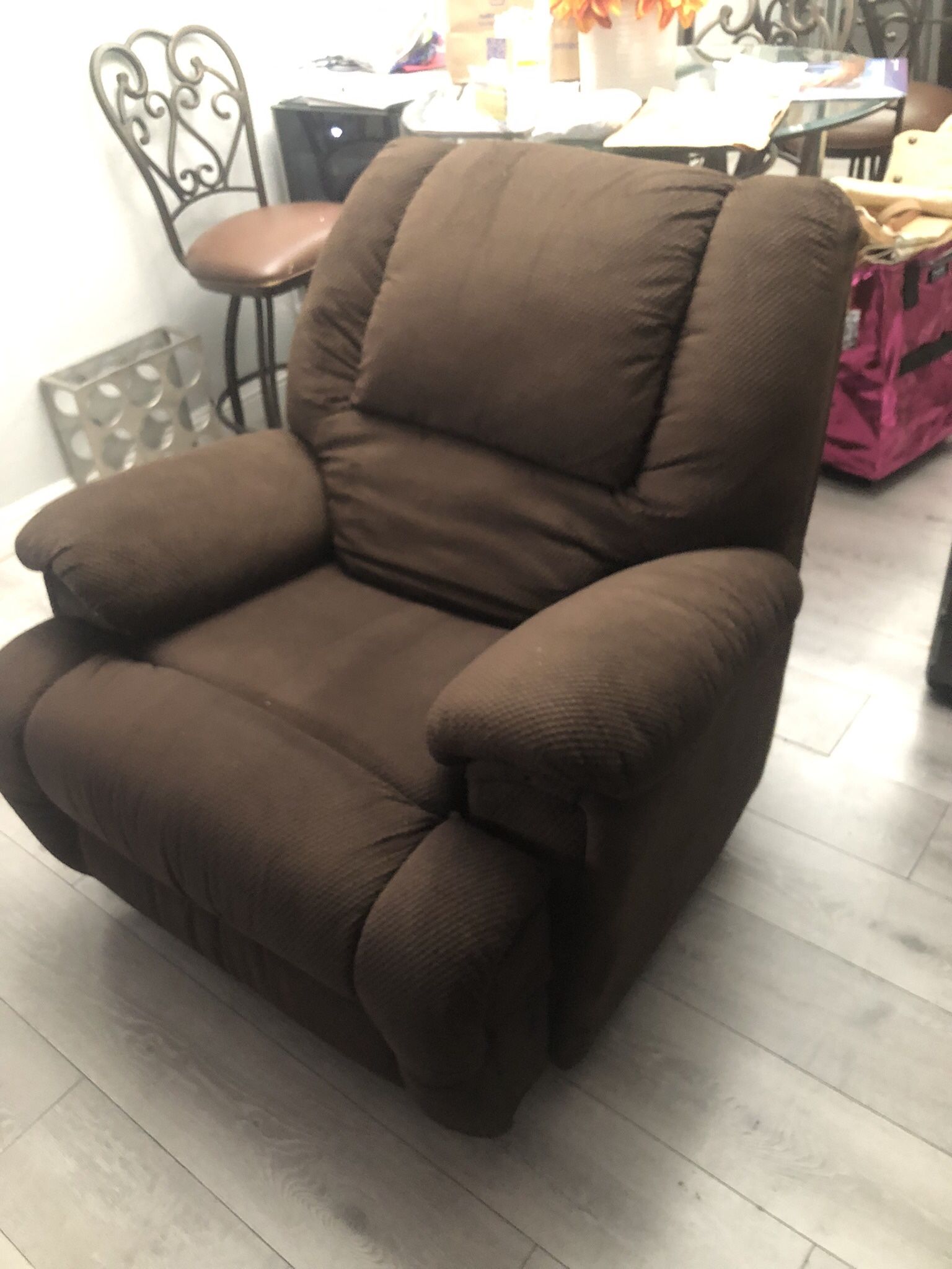 Recliner, Brown, Good Condition, Comfortable