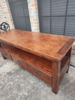 Hi quality wood entrance table 5 ft long