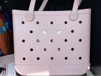 Bogg Bag- Beach Hydrangea: Vinyl Hardside Shoulder Handbag