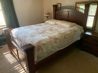 Queen size bedroom set