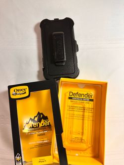 OtterBox Defender Series iPhone 11 Case - New in Box - Black with Belt Clip