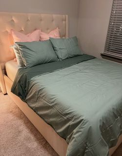 Queen bed