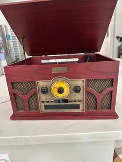 Vintage CD/CASSETTE TAPE & VINYL RECORD  PLAYER