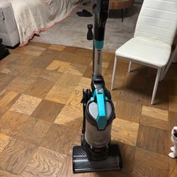 Bissell Pet Vacuum 