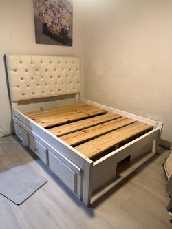 White Full size bed solid wood with drawers