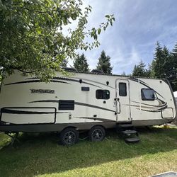 2016 FORESTER RIVER RAINIER 30ft