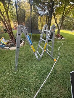 Foldable ladder like new conditions 16’ price firm