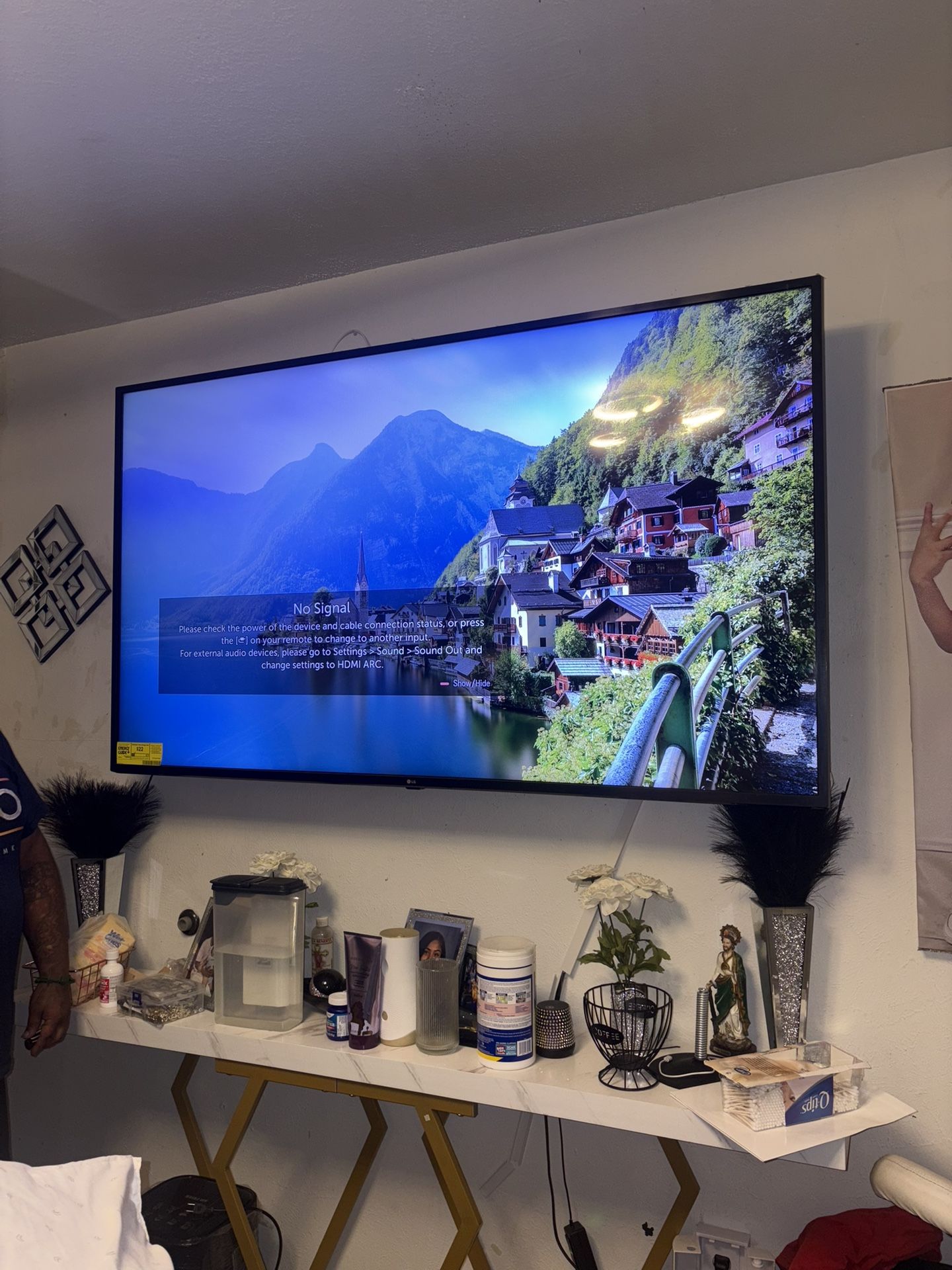 LG “70” In Great condition